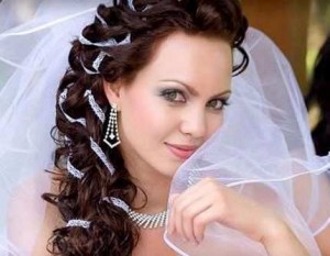 Прически на  свадьбу с длинными волосами