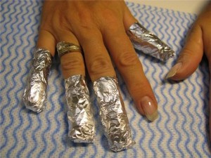 Как снять акриловые ногти самостоятельно?
