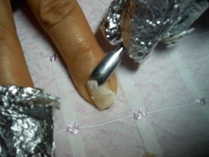 Как снять нарощенные ногти в домашних условиях?